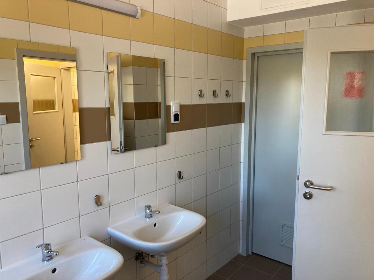 Hostel Przy Stadionie Jaworzno Luaran gambar